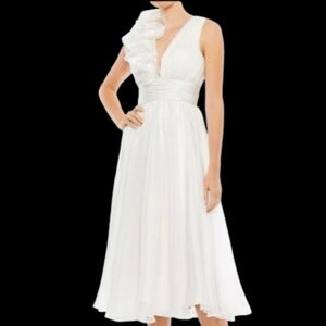 MacDuggal Dress, White, Ruching, Floral Shoulder Accent, Size 16, Sleevless, NEW